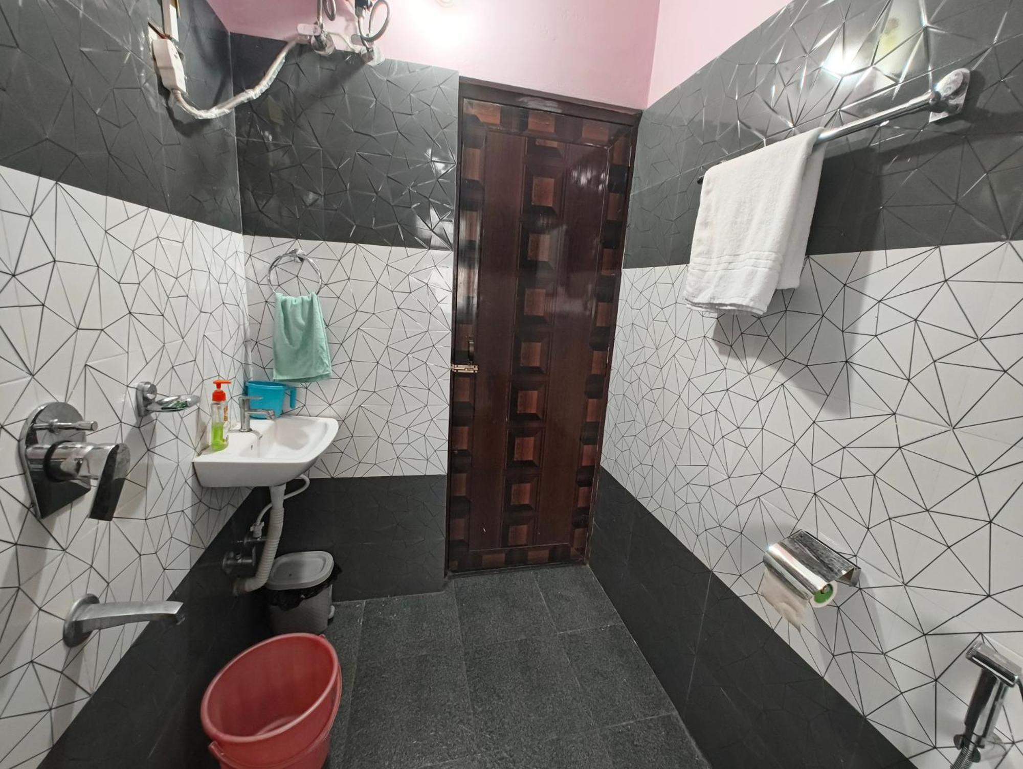 Anjali Homestay - 10 Mins From Airport Siliguri Eksteriør bilde